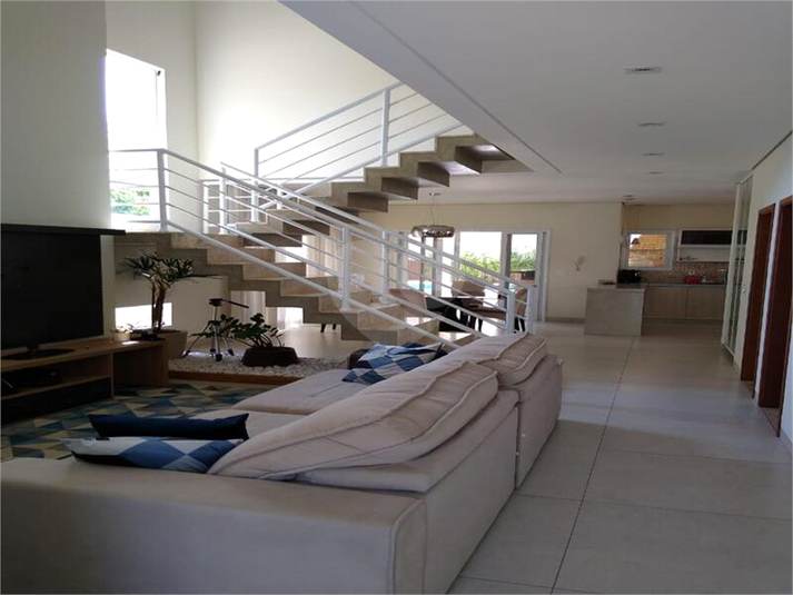 Foto REO1123760