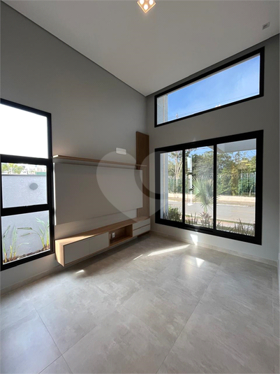 Foto REO1123766