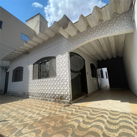 Foto REO1123801