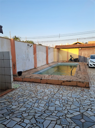 Foto REO1123802