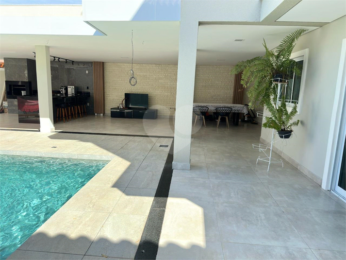 Foto REO1123818