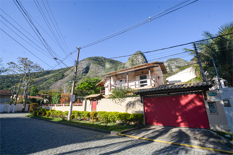 Foto REO1123946