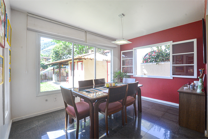 Foto REO1123946