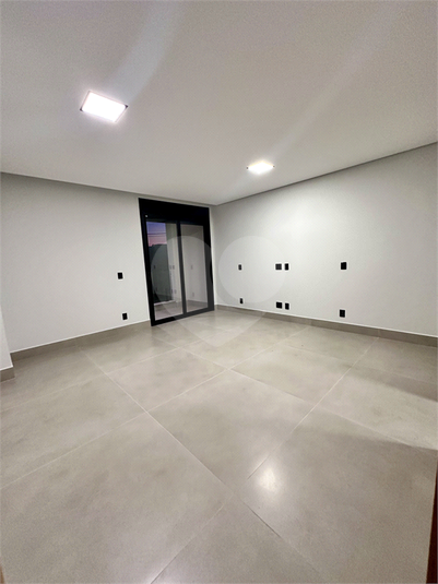 Foto REO1124304