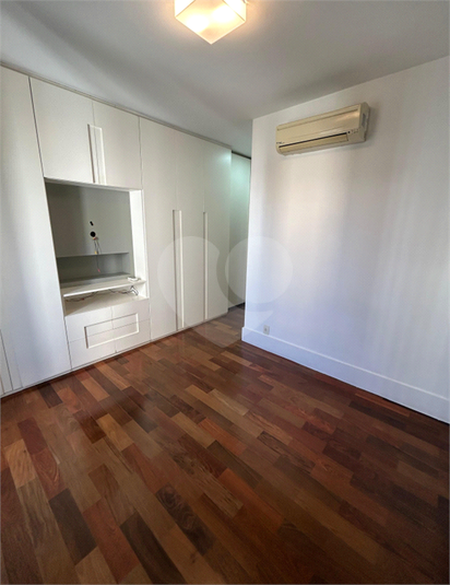 Foto REO1124386