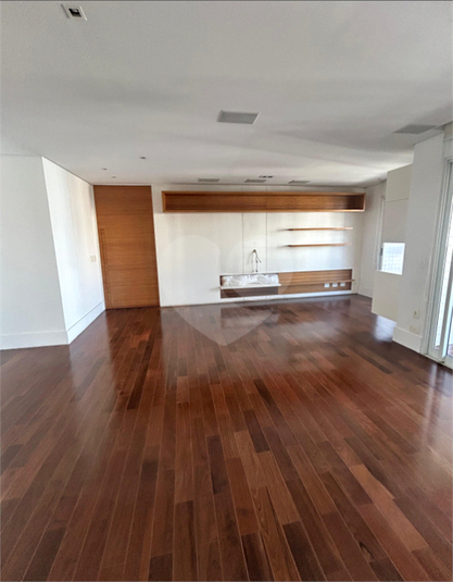 Foto REO1124386