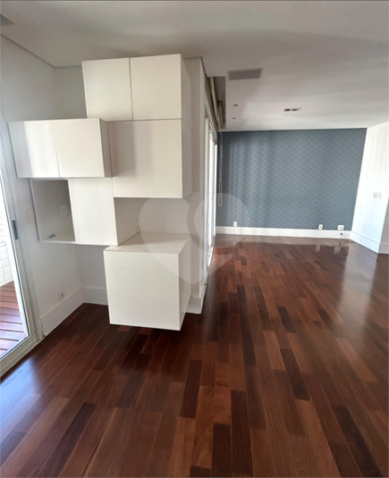 Foto REO1124386