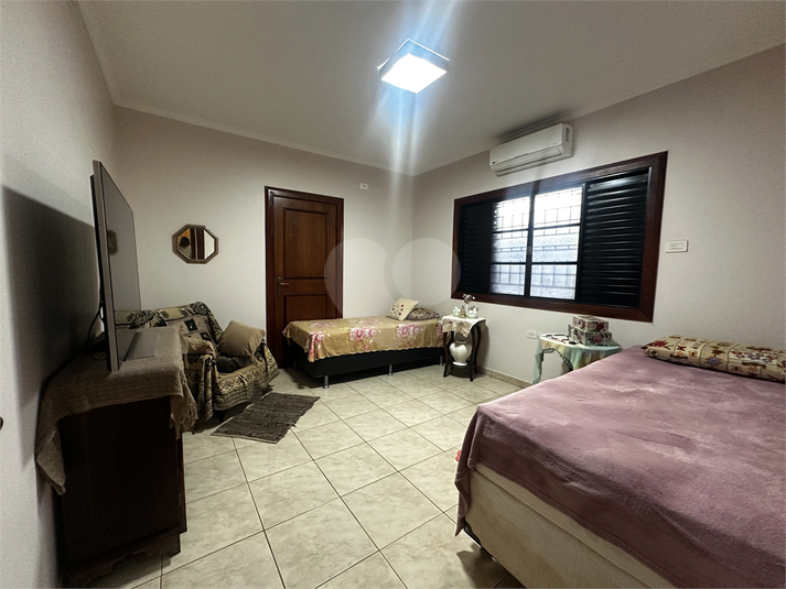 Foto REO1124444