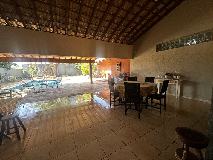 Foto REO1124444