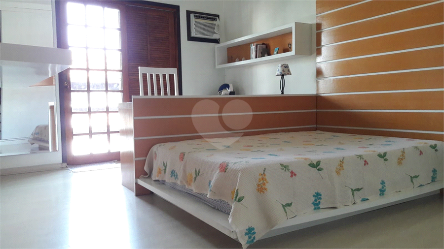 Foto REO1124627