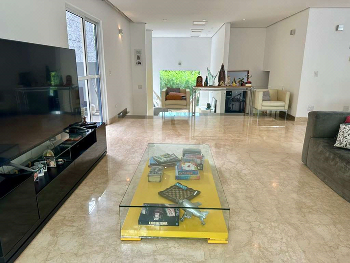 Foto REO1124687
