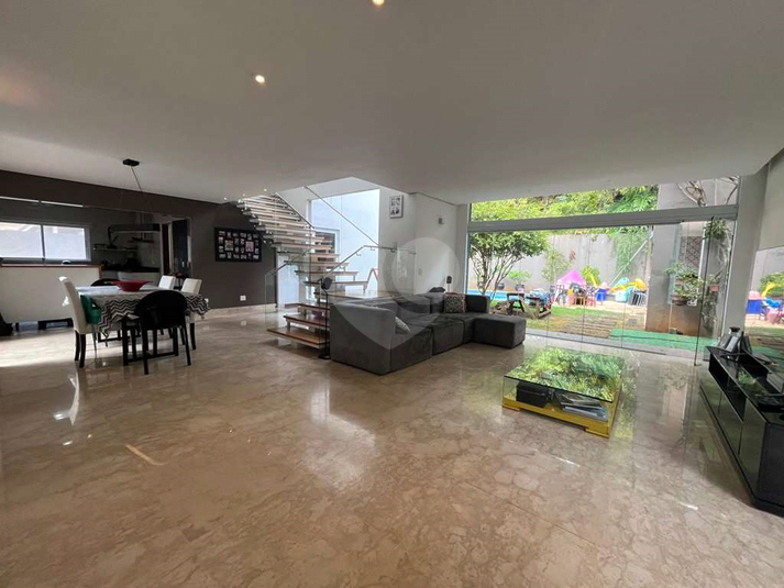 Foto REO1124687