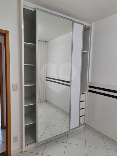 Foto REO1124757