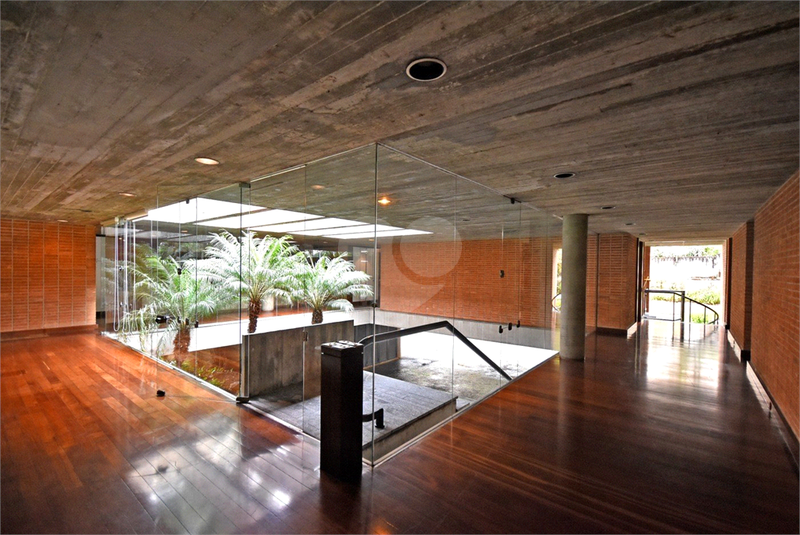 Foto REO1124786