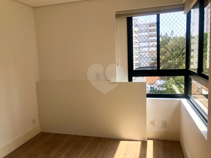 Foto REO1124935