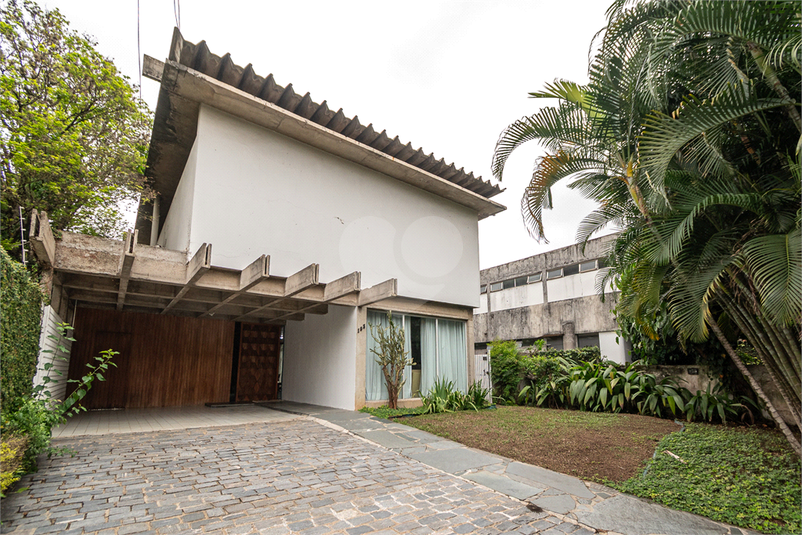 Foto REO1124950