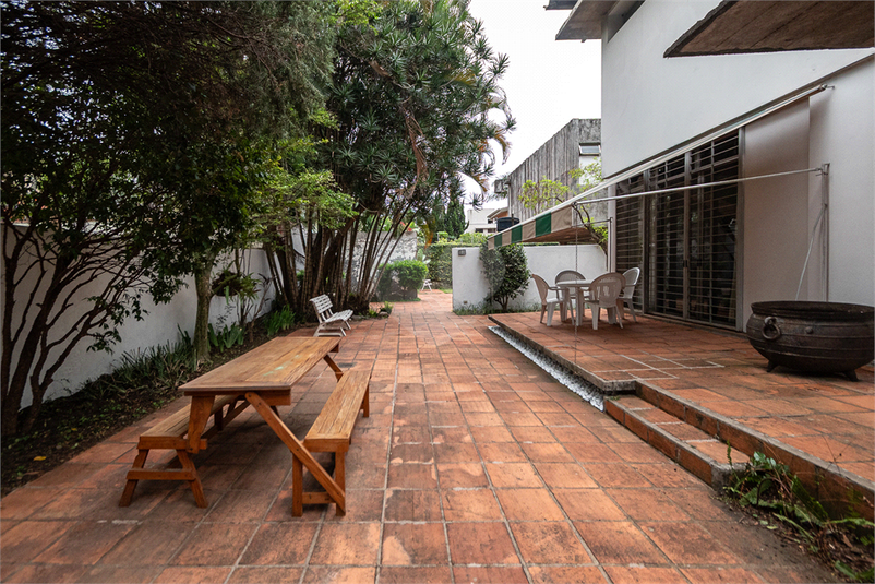 Foto REO1124950