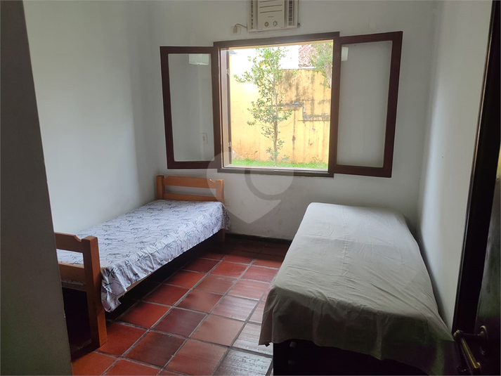 Foto REO1125029