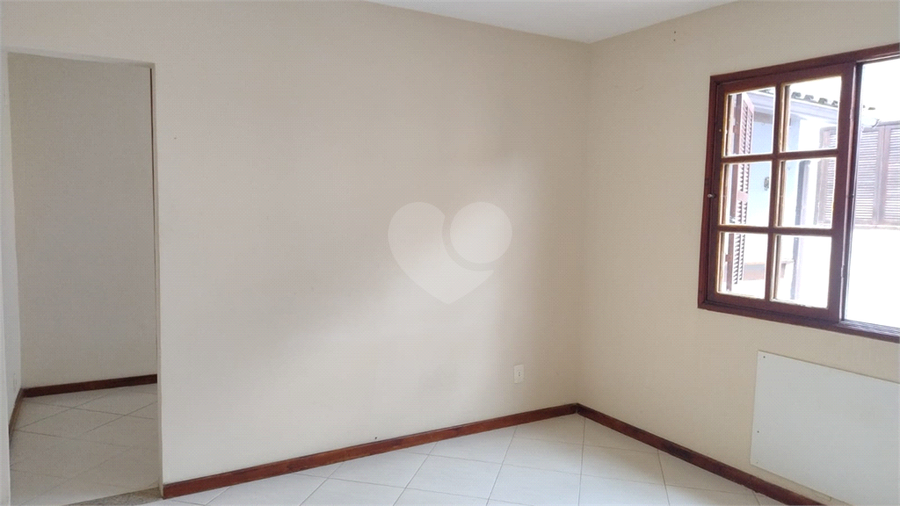 Foto REO1125034