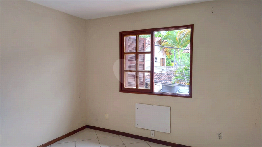 Foto REO1125034
