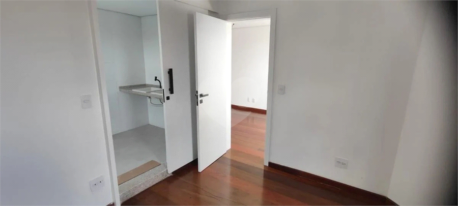Foto REO1125042