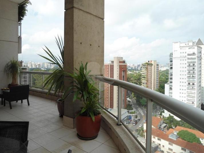 Foto REO112524