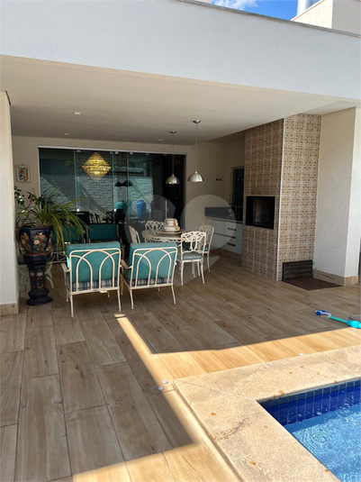 Foto REO1126376