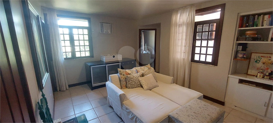 Foto REO1126548