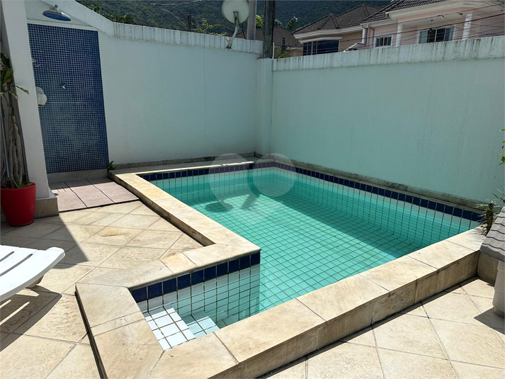 Foto REO1126760
