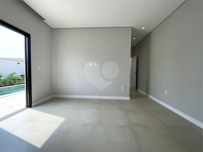 Foto REO1126811