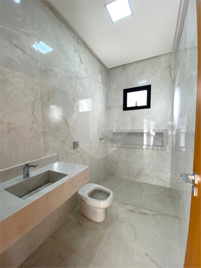 Foto REO1126874