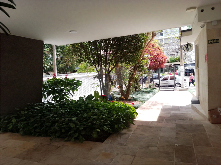 Foto REO1127022