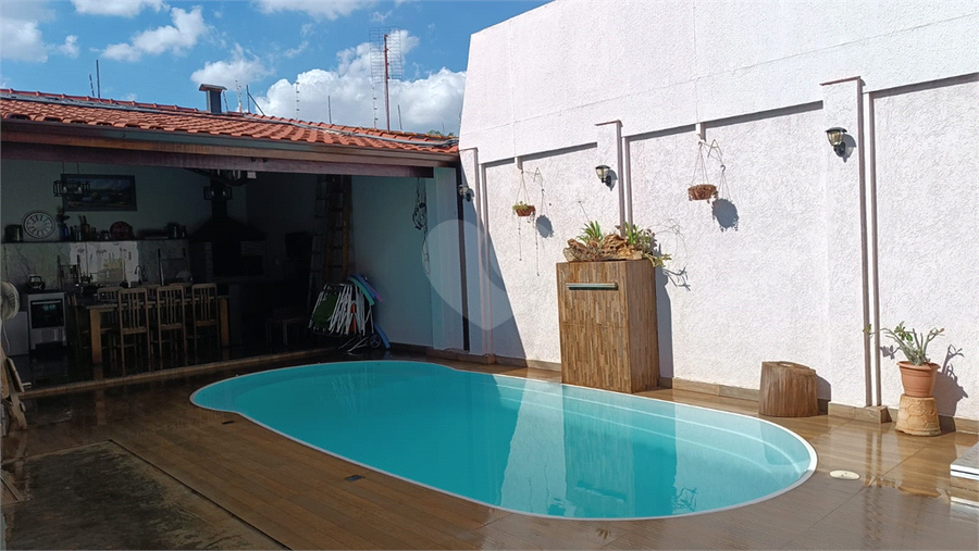 Foto REO1127615