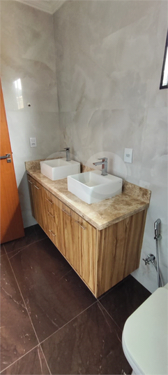Foto REO1127635