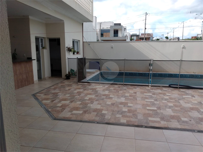 Foto REO1127636