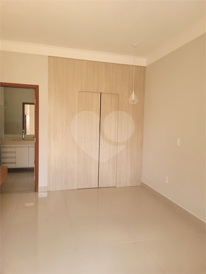 Foto REO1127657