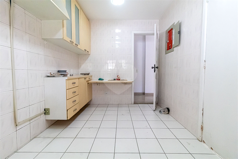 Cozinha com armários