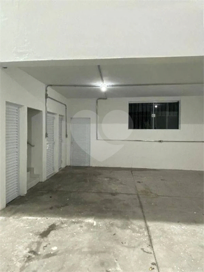 fundo do Galpão (pé direito mais baixo)