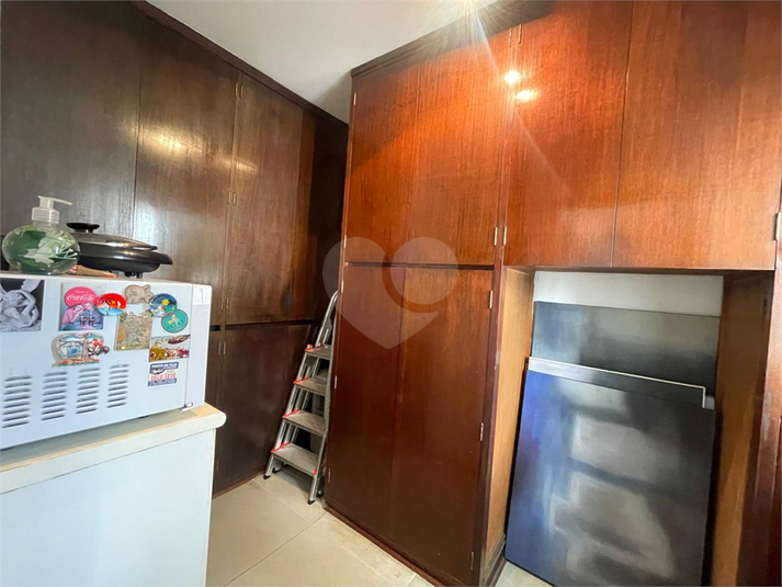 Quartinho reversível (pode ser home office, closet, despensa)