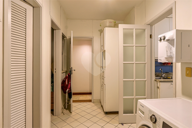 Área de serviço com lavanderia