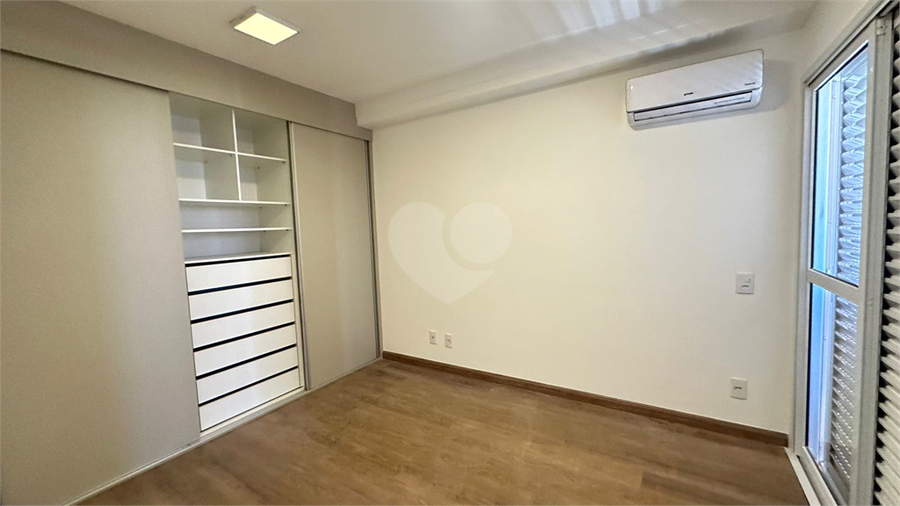 Foto REO1128847