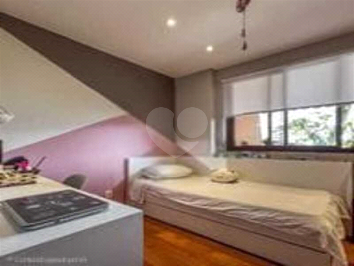 Foto REO1128888