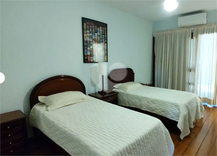 Foto REO1129318