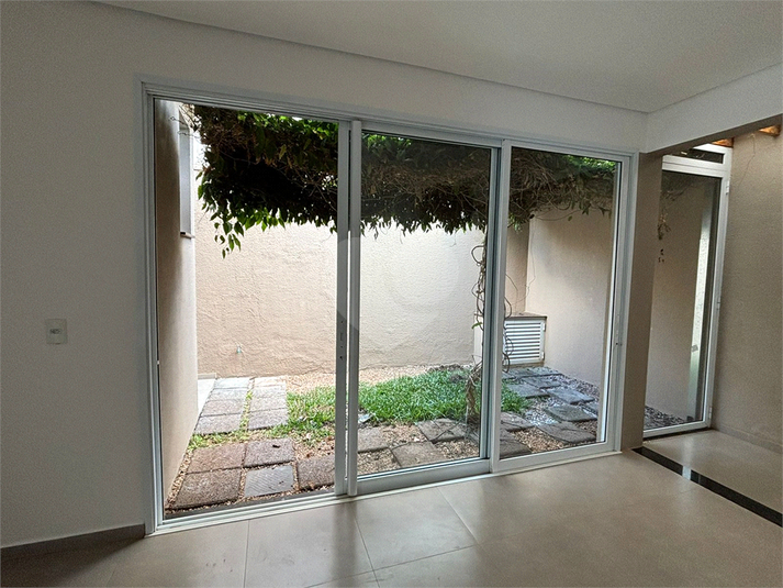 Foto REO1129343
