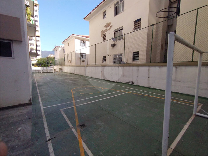 Quadra poliesportiva