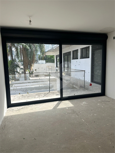 Foto REO1131187