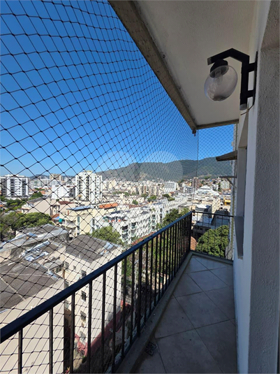 Varanda com vista para Sumaré e Maracanã