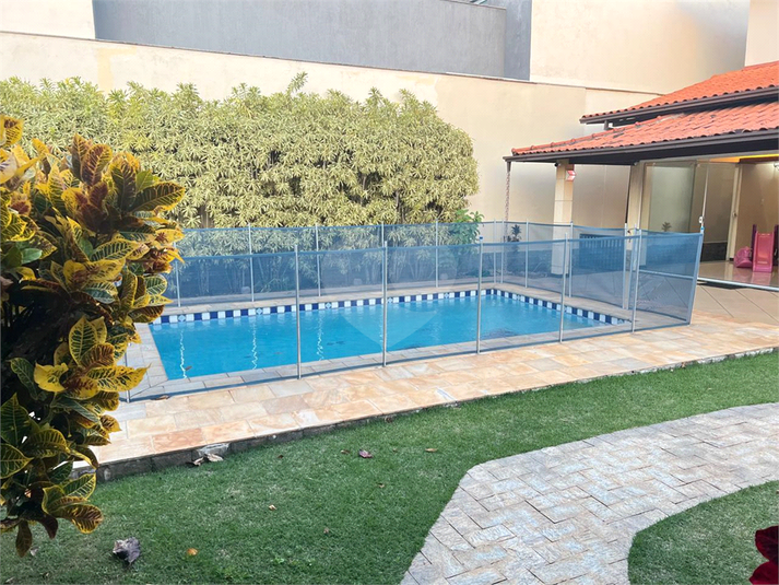 Foto REO1131761