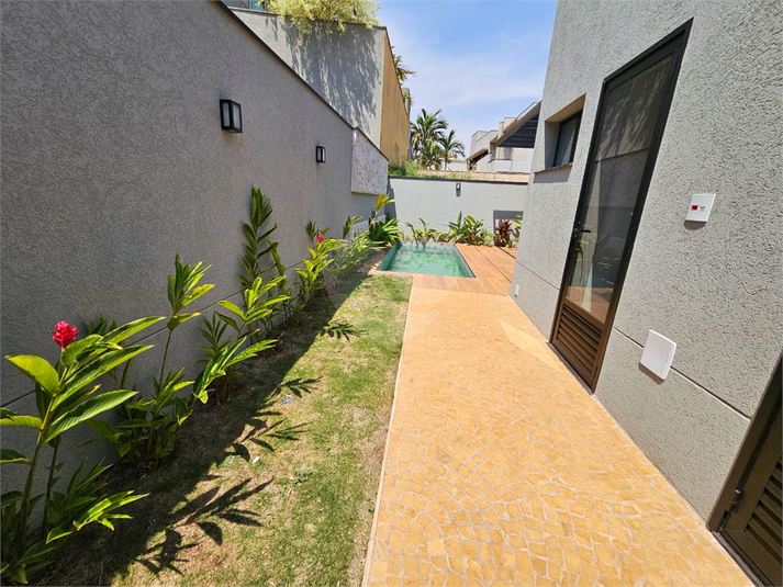 Foto REO1132057