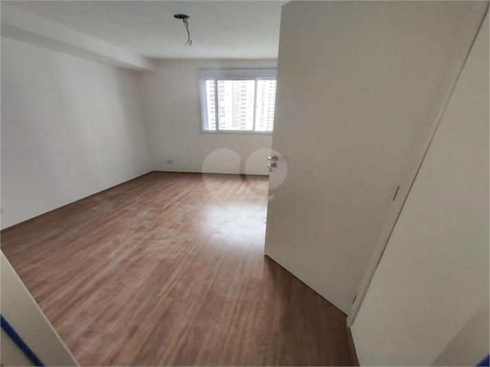 Excelente qualidade de piso laminado.
